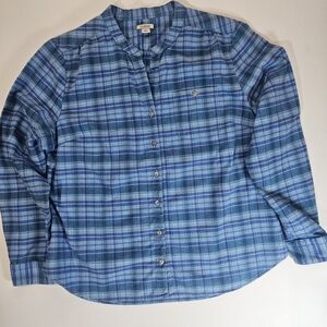 L.L. Bean Womens Shirt Medium Blue Plaid Cotton Button Down Relaxed Coastal Wear